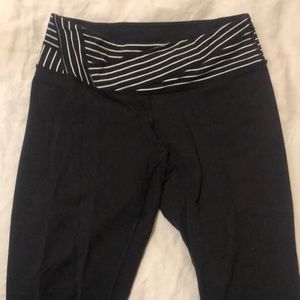 Lululemon Size 6 Wunder Under Leggings